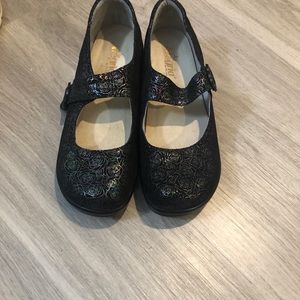 Algeria black with metallic rose Mary Jane’s